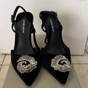 ANTONIO MELANI Elegant Black Heels with Silver Accents